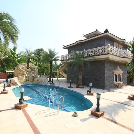 Mann The Palm Retreat Hotell Lucknow Eksteriør bilde