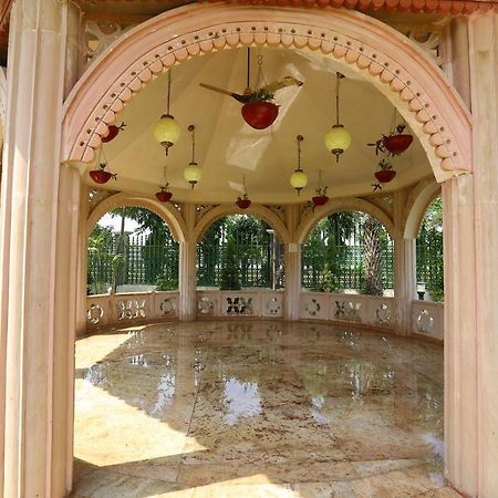 Mann The Palm Retreat Hotell Lucknow Eksteriør bilde