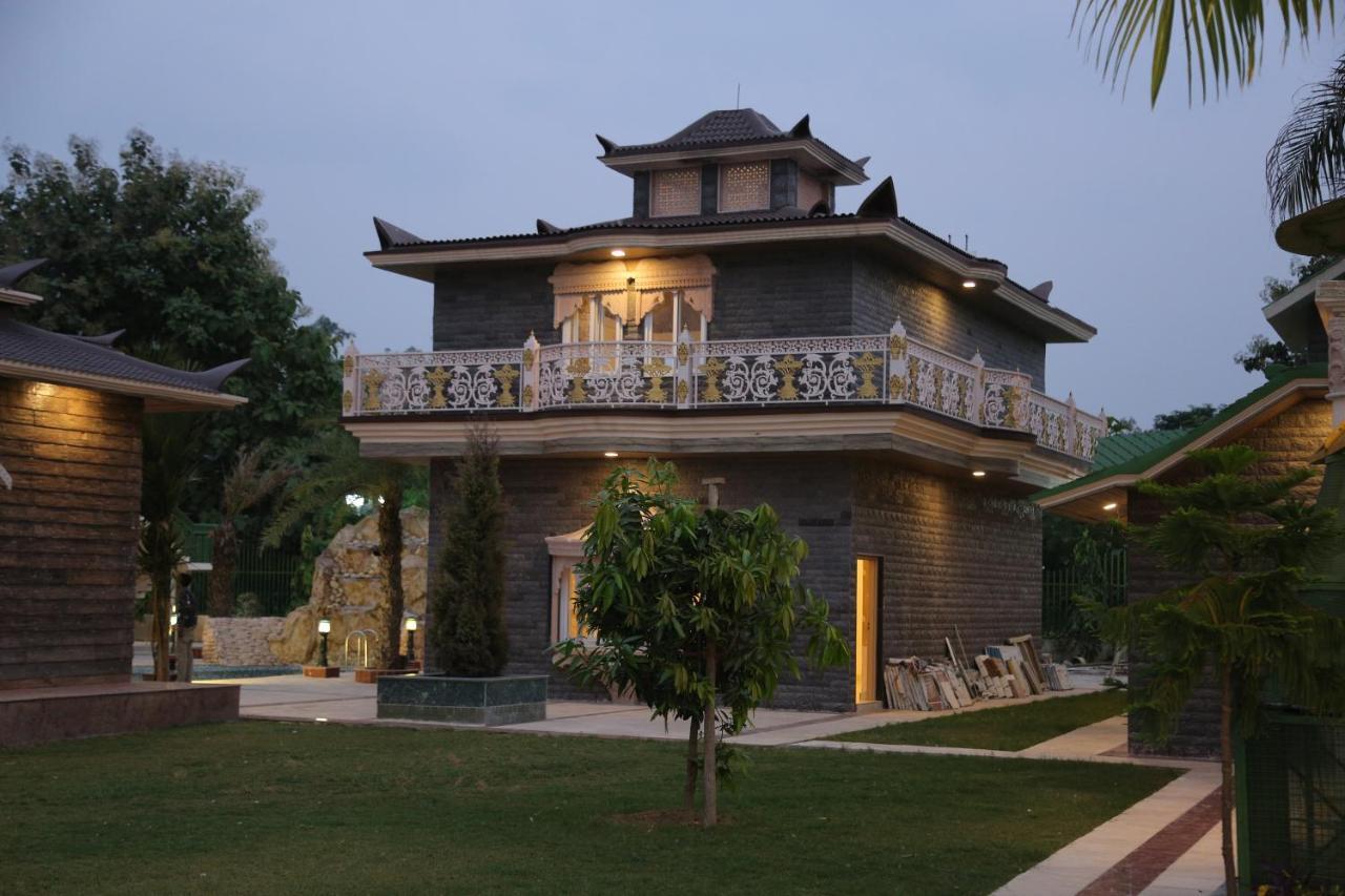 Mann The Palm Retreat Hotell Lucknow Eksteriør bilde