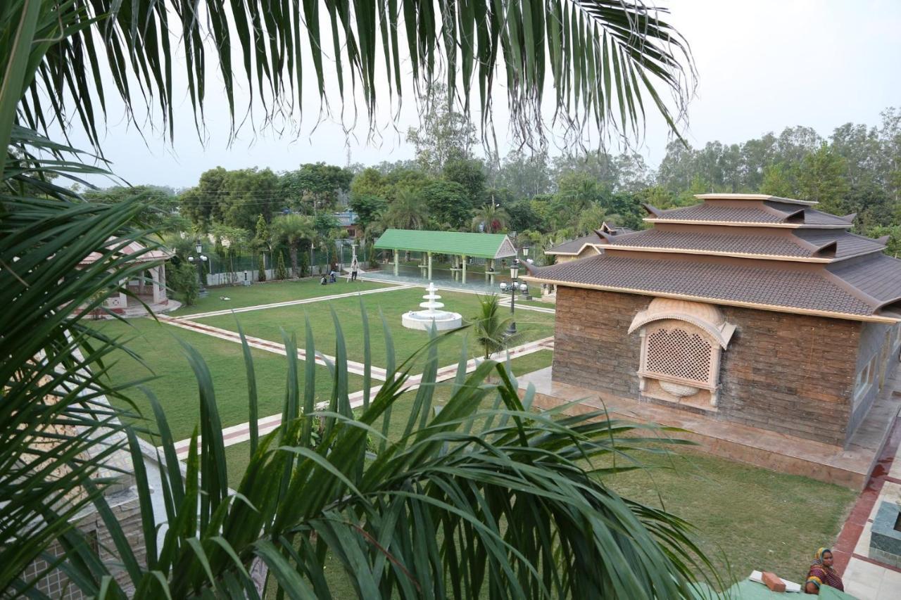 Mann The Palm Retreat Hotell Lucknow Eksteriør bilde