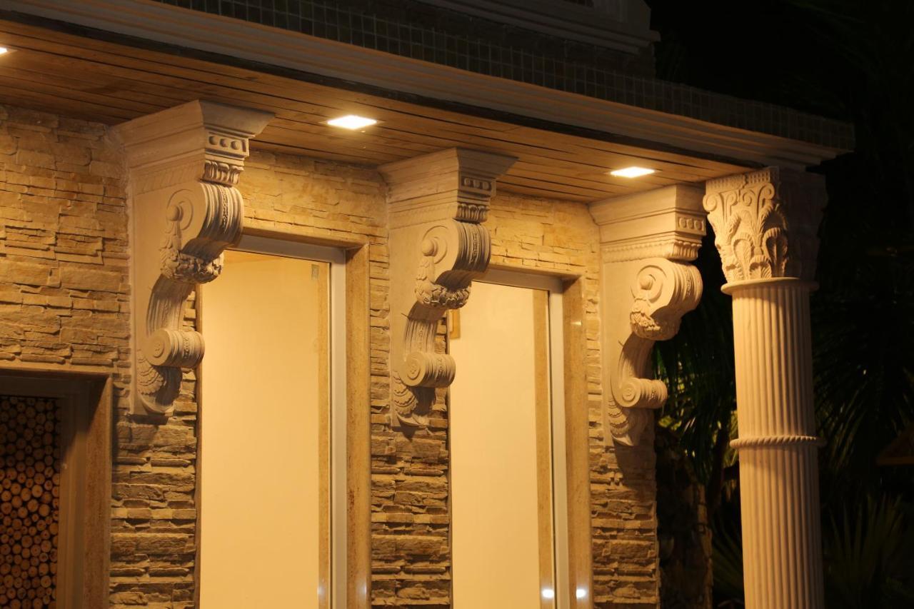 Mann The Palm Retreat Hotell Lucknow Eksteriør bilde