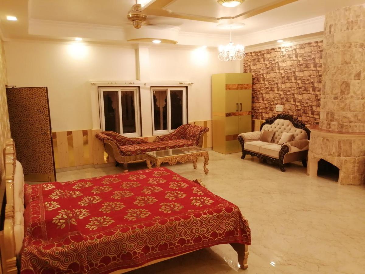 Mann The Palm Retreat Hotell Lucknow Eksteriør bilde
