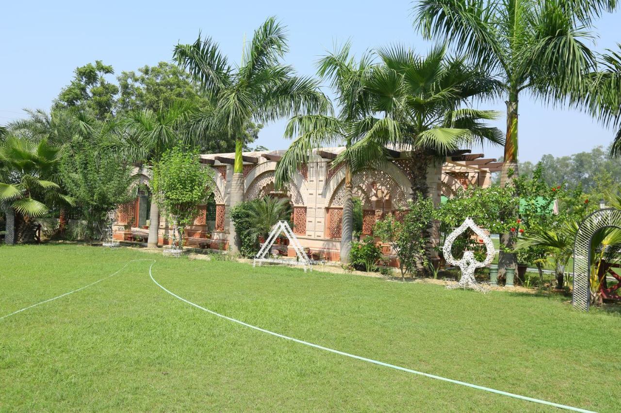 Mann The Palm Retreat Hotell Lucknow Eksteriør bilde