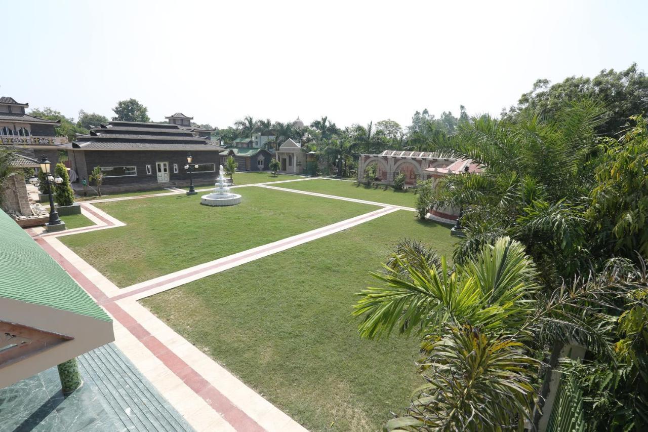 Mann The Palm Retreat Hotell Lucknow Eksteriør bilde