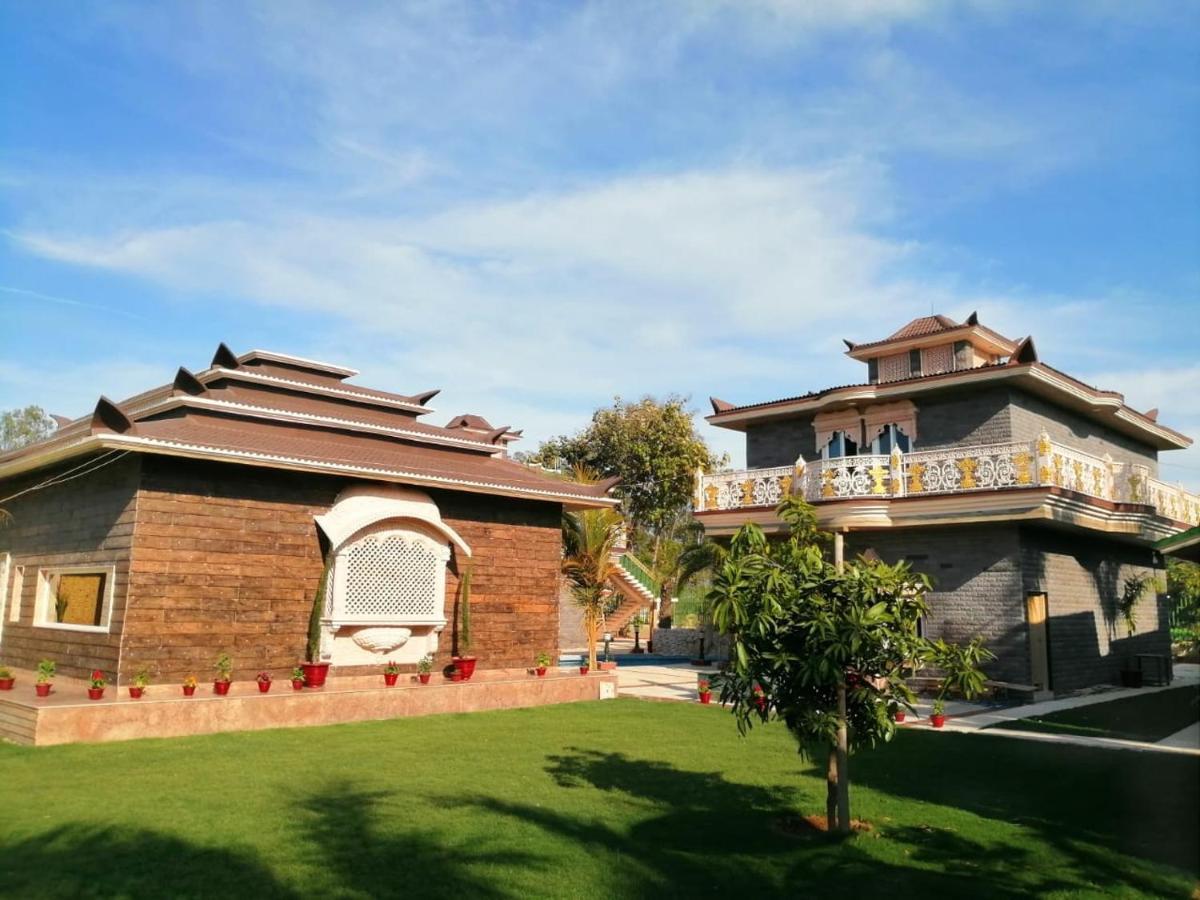 Mann The Palm Retreat Hotell Lucknow Eksteriør bilde